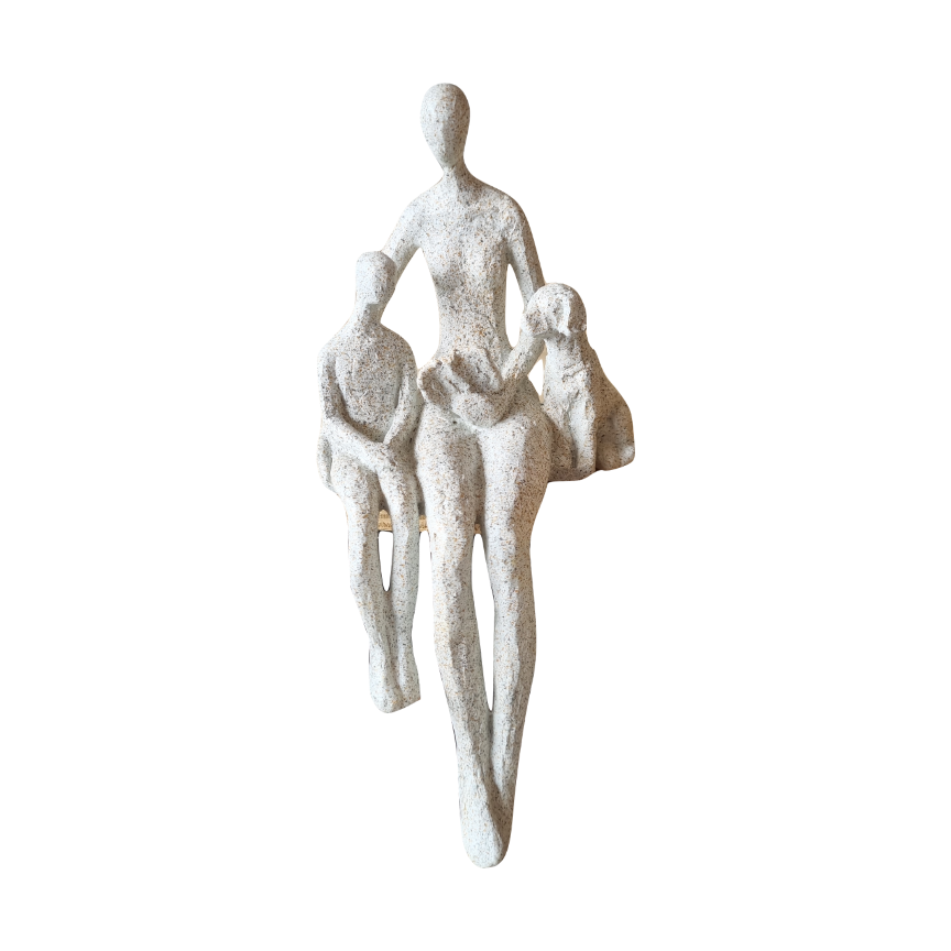 15303547774-escultura-familia-sentada-off-white-11-5x9x24cm