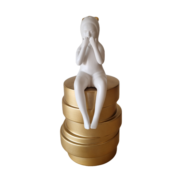 ESCULTURA BONECO EM CERÂMICA OFF WHITE COM BASE